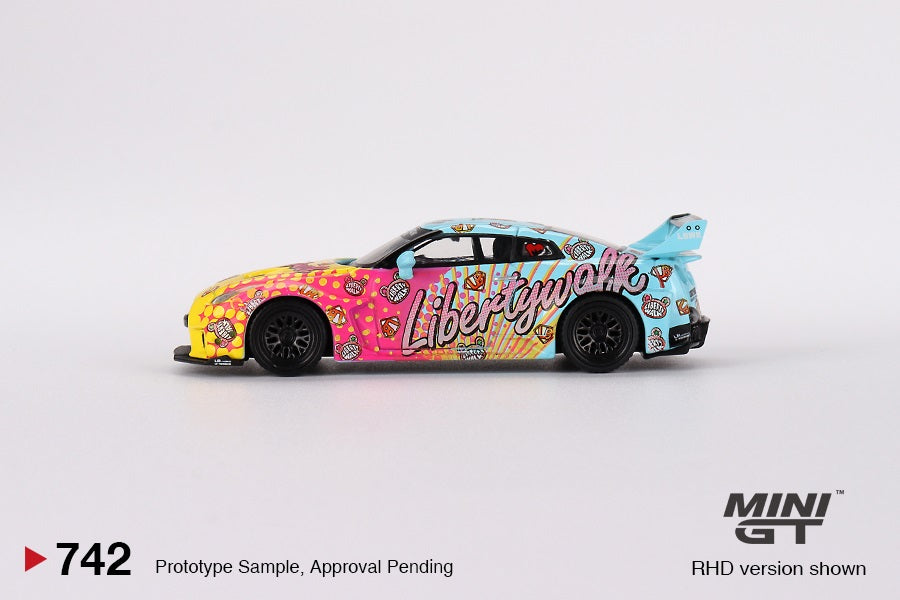 Mini-GT LB-Silhouette WORKS GT NISSAN 35GT-RR Ver.1 LBWK KUMA #742