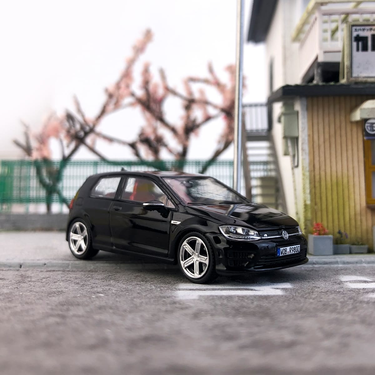 ZOOM VW Golf R in Black or Pearl White
