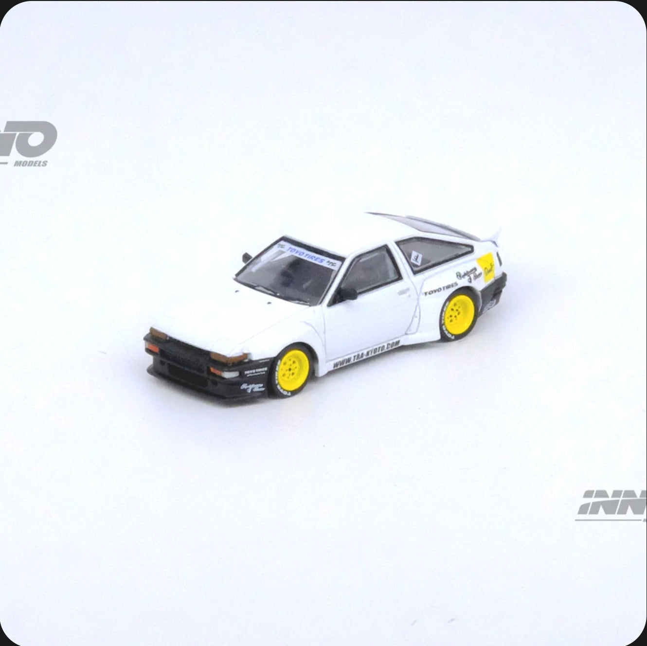 Inno64 Toyota Corolla Sprinter Trueno AE86 "PANDEM / ROCKET BUNNY" in white