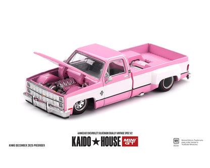 [Pre-Order] Kaido House x Mini GT Chevrolet Silverado Dually Vintage Spec V2 – Pink with White