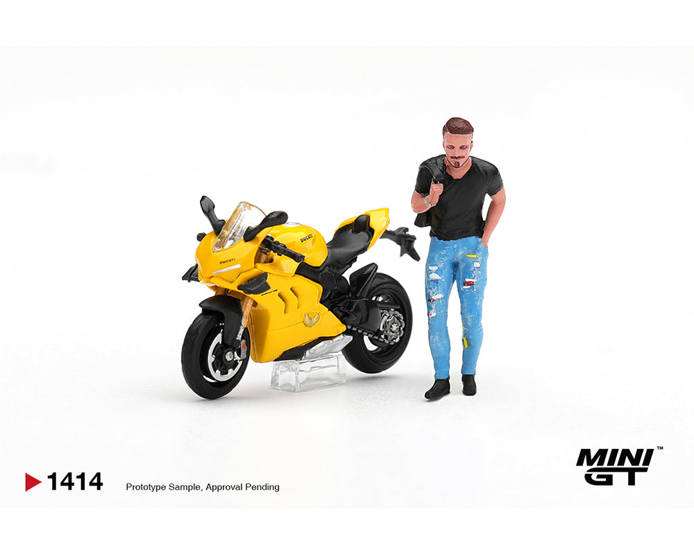 [Pre-Order] Mini GT 1:64 Ducati Panigale V4 S with Ducati Figure Yellow